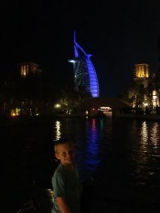Teun in front of Burj Al Arab